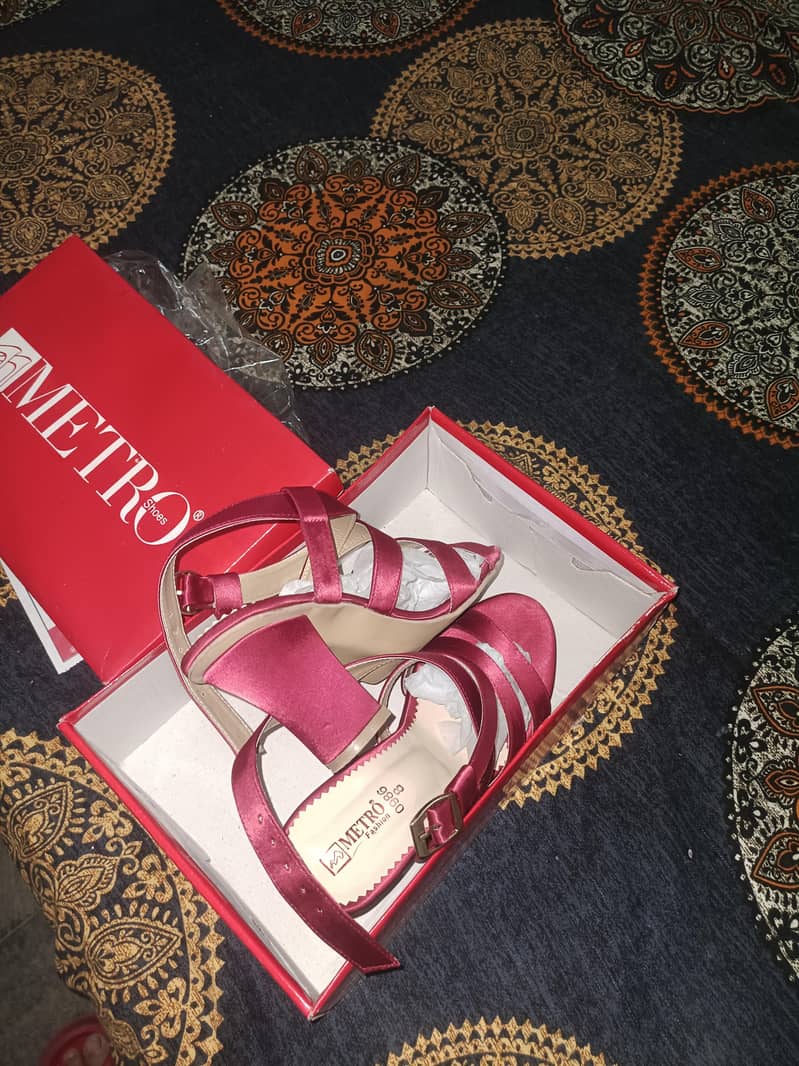 metro heels 3