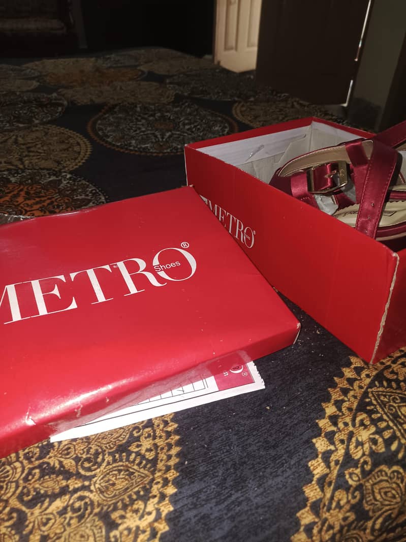 metro heels 4