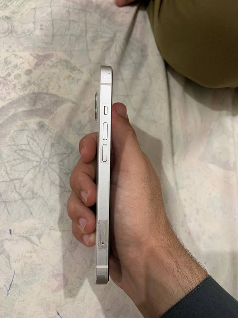Apple iPhone 13 3