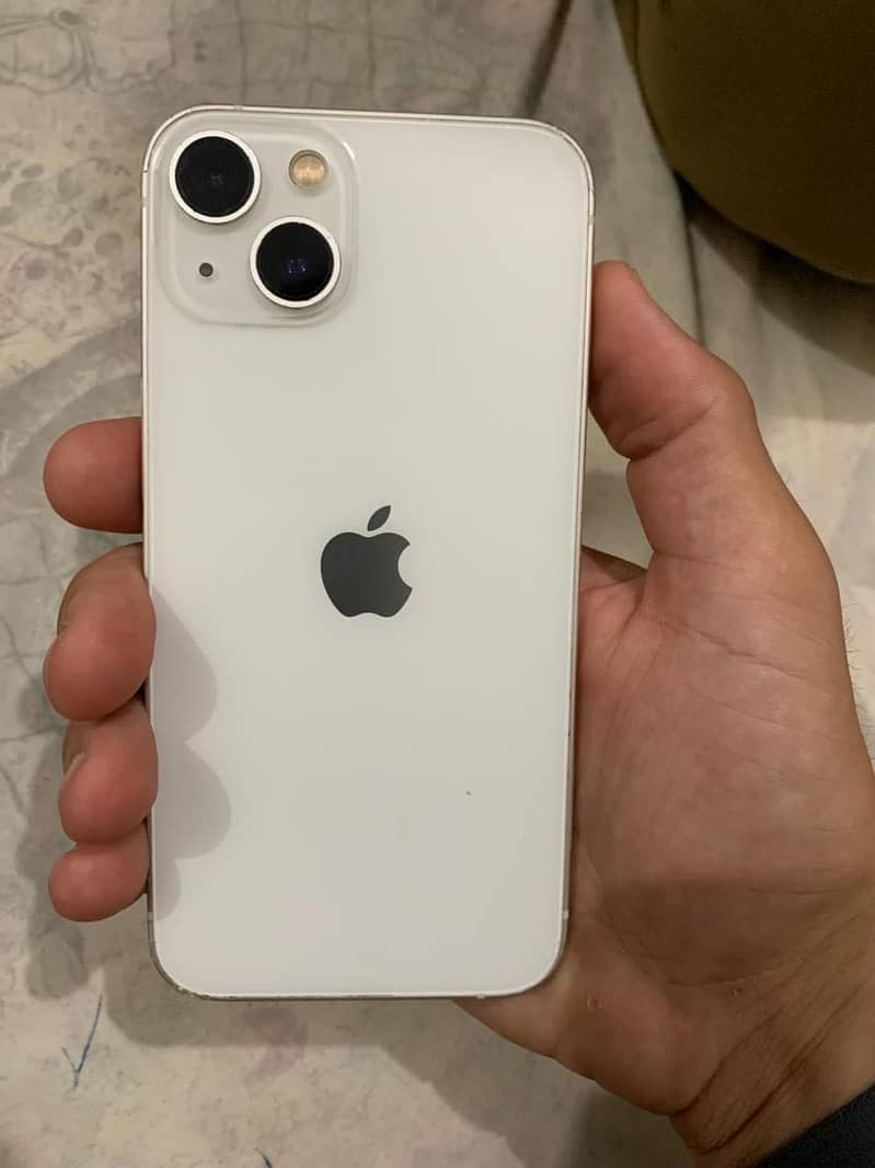 Apple iPhone 13 4
