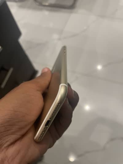 Apple iPhone 7