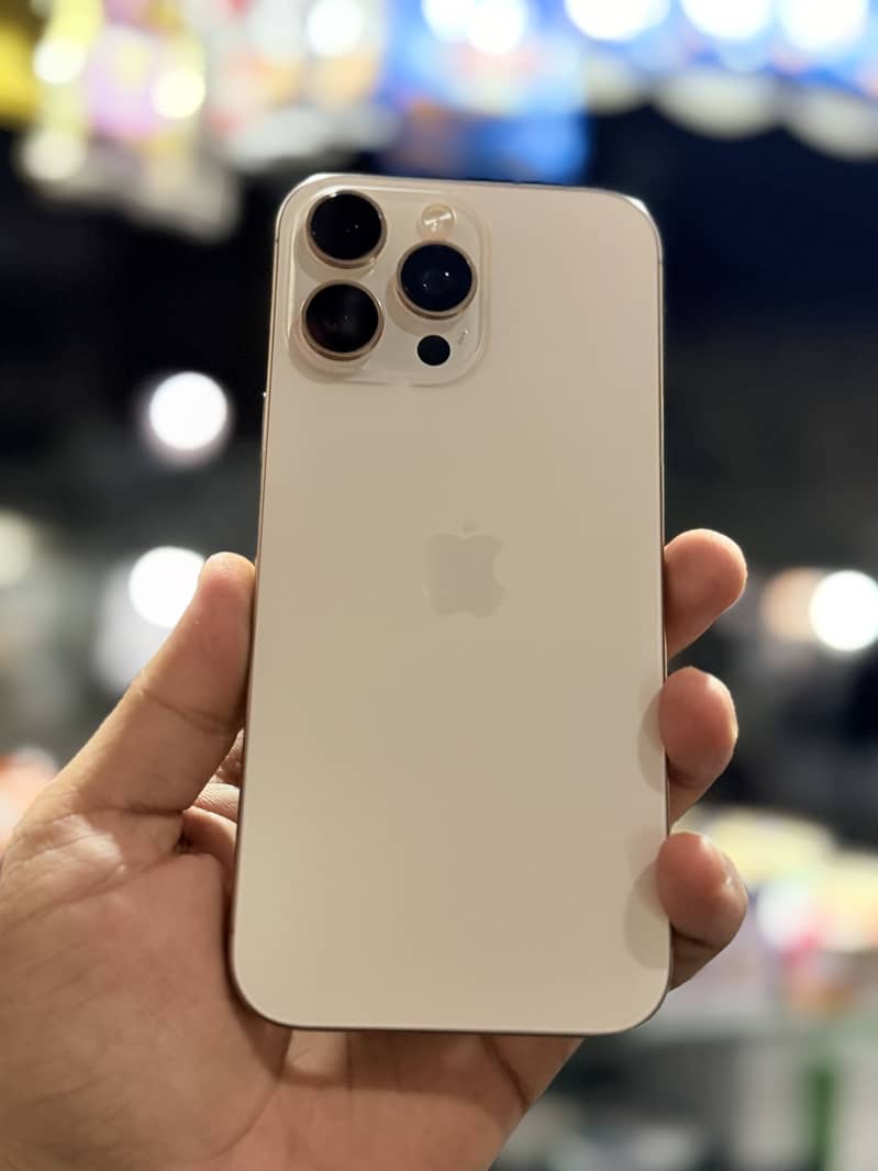 Apple iPhone 16 Pro Max 2