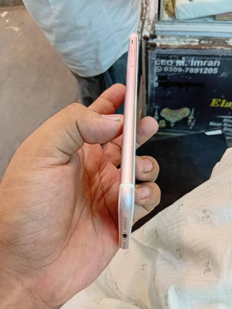Apple iPhone 7 Plus 4