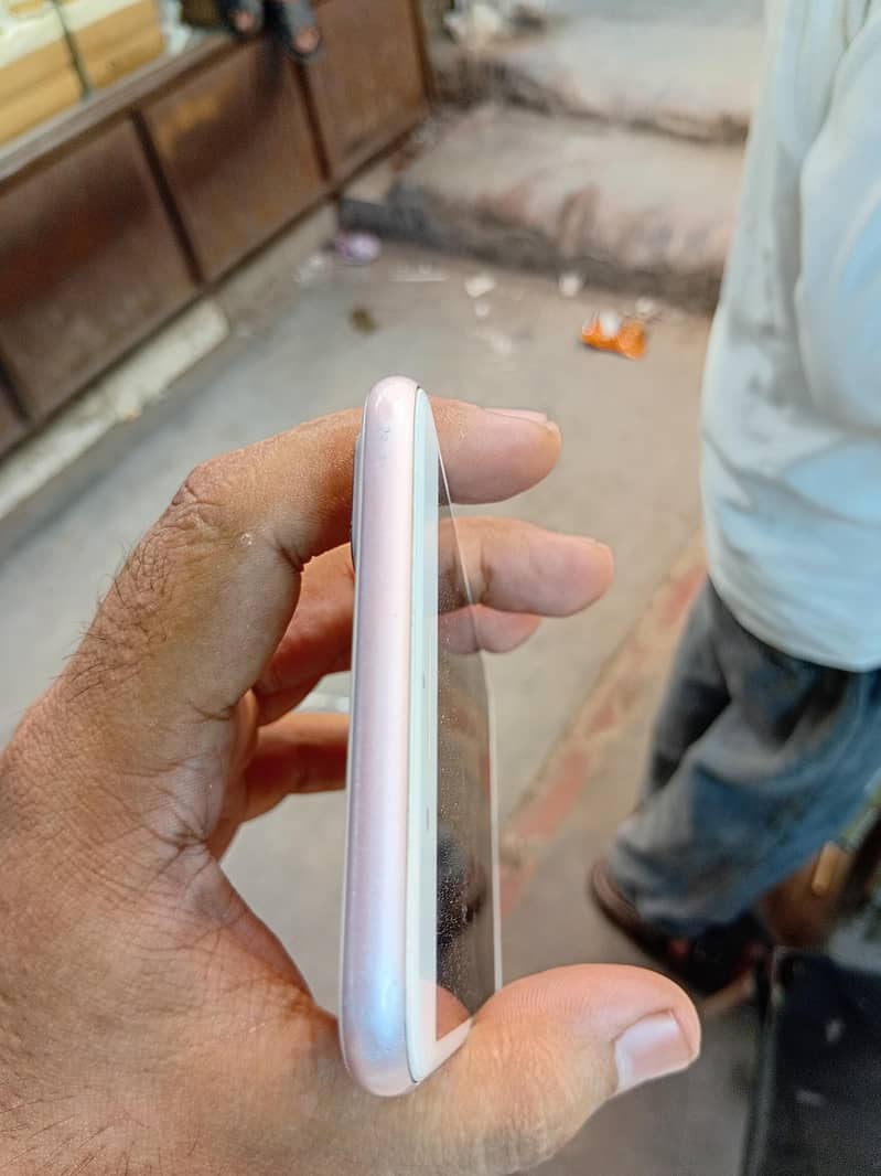 Apple iPhone 7 Plus 5