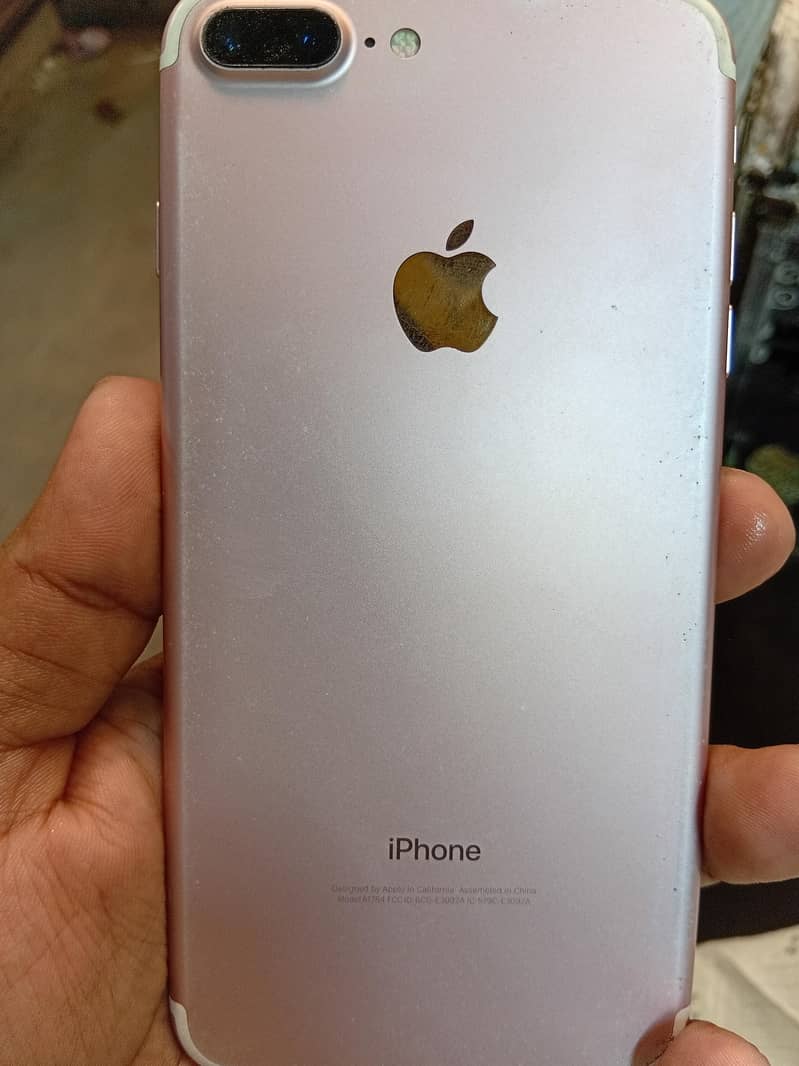 Apple iPhone 7 Plus 6