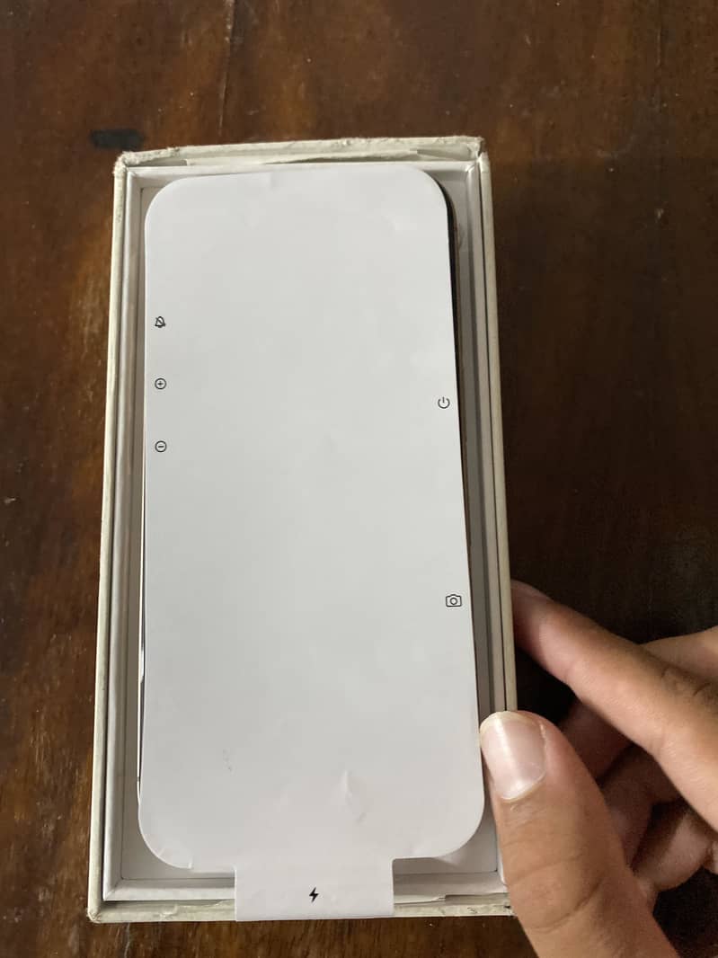 Apple iPhone 16 Pro 7
