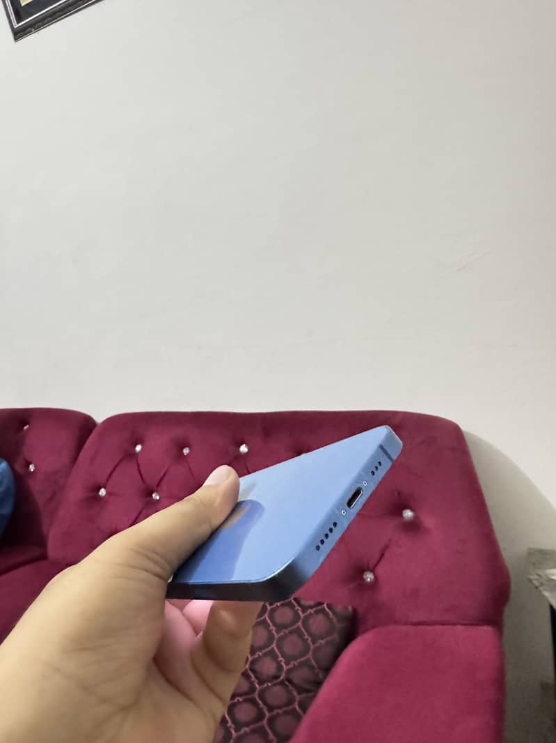 Apple iPhone 13 6