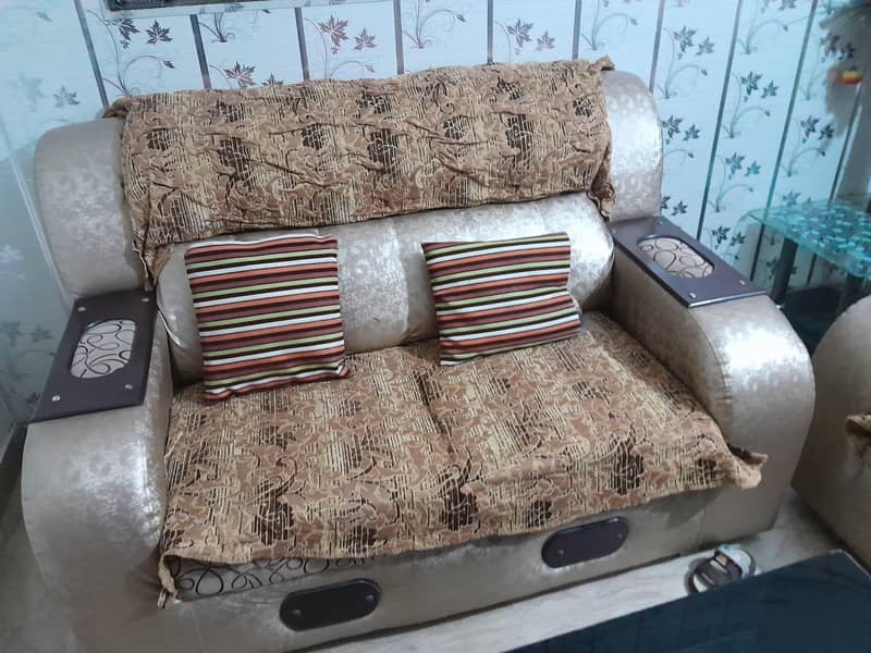 7 seater sofa setset and table 2