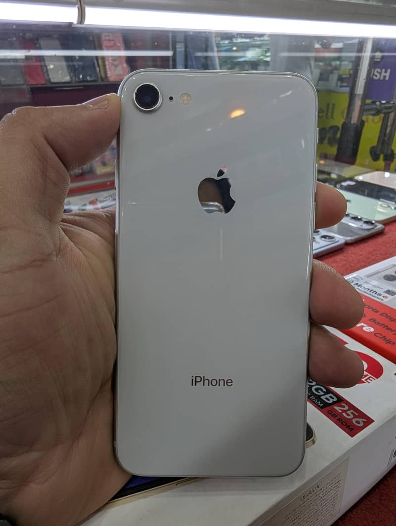 Apple iPhone 8 0