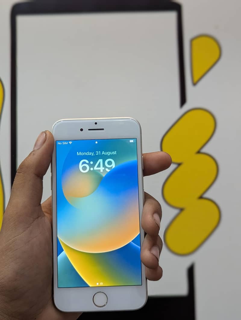 Apple iPhone 8 1