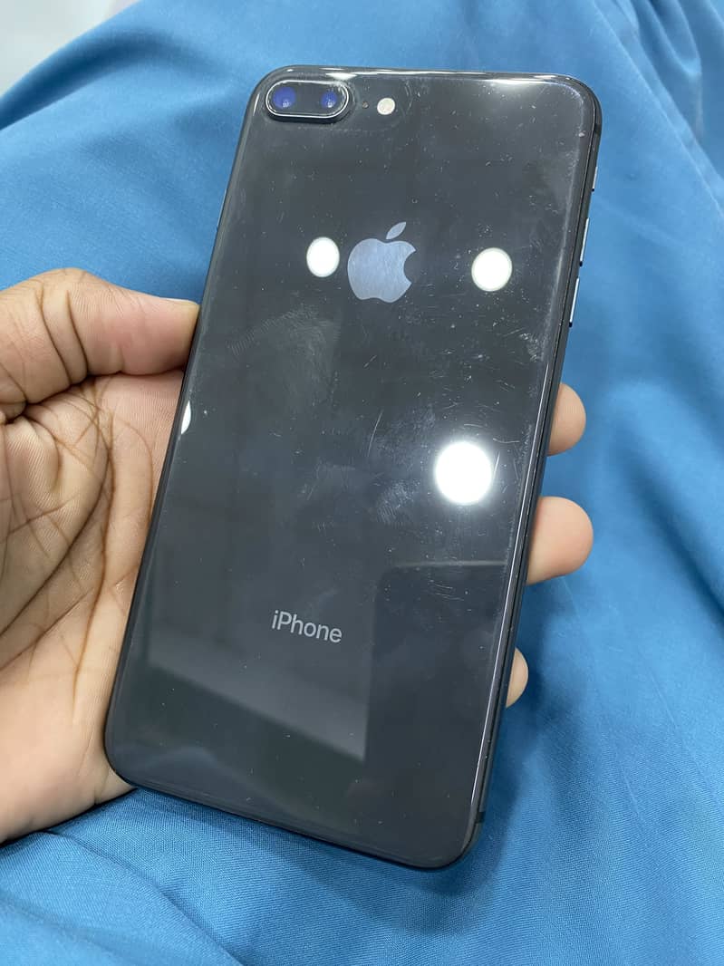 Apple iPhone 8 Plus 5