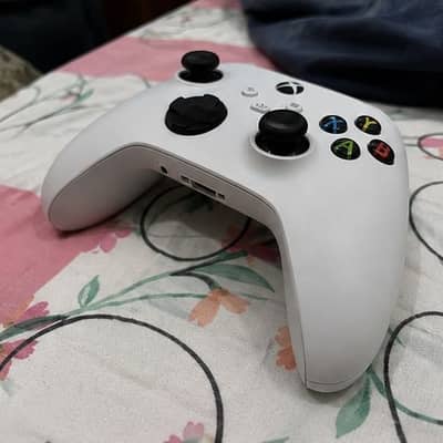 2 Original Xbox Wireless Controllers – Microsoft – Excellent Condition
