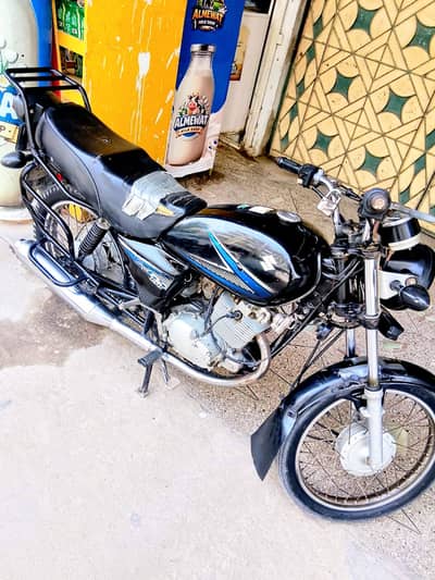 Suzuki GS 150 2016