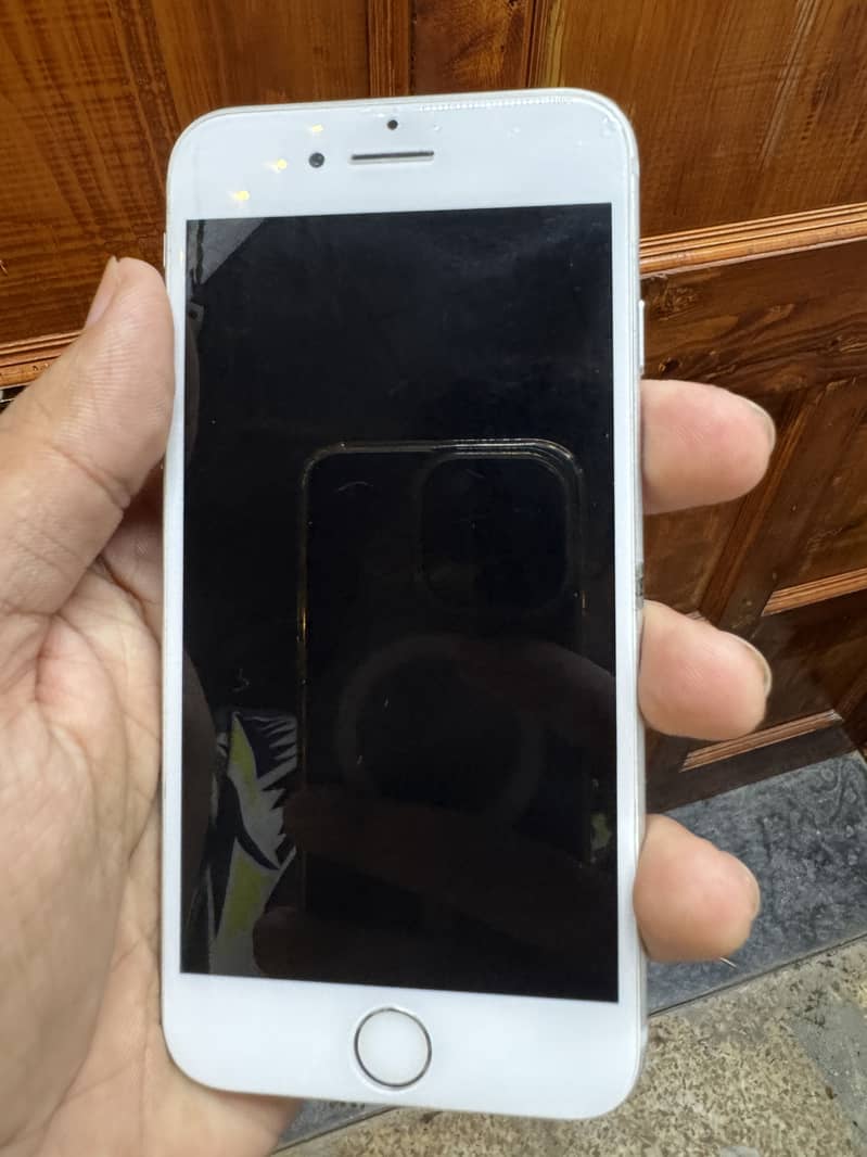 Apple iPhone 7 1
