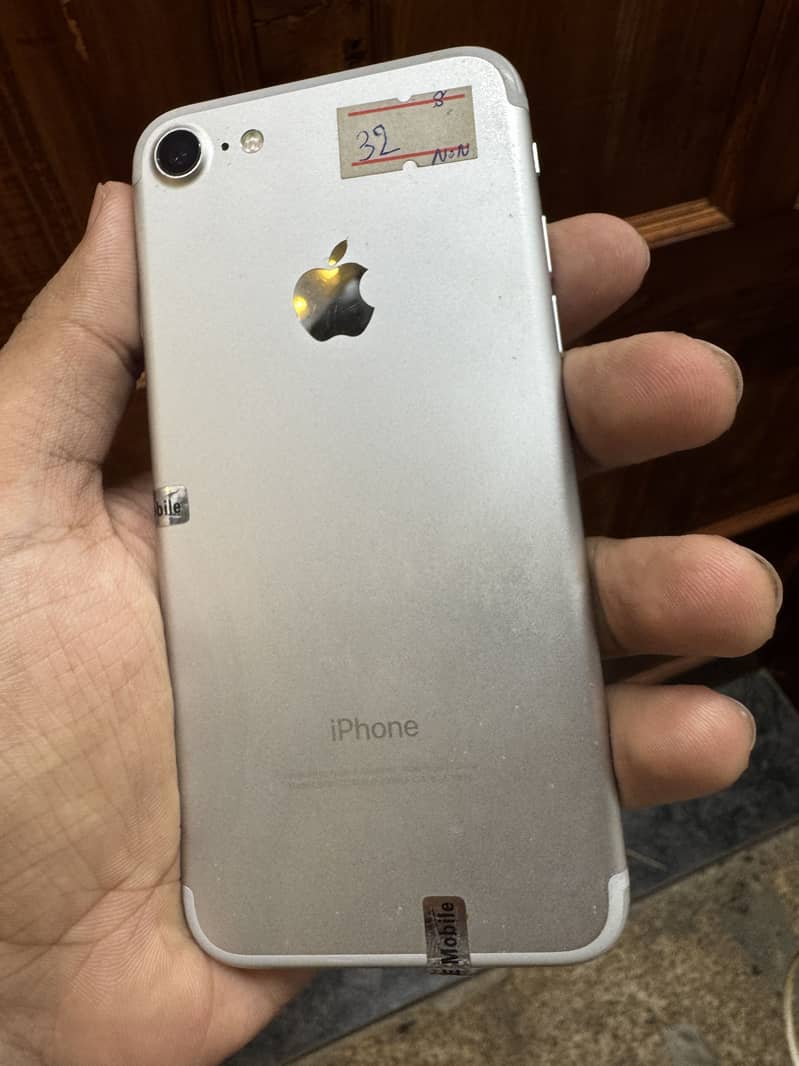 Apple iPhone 7 2