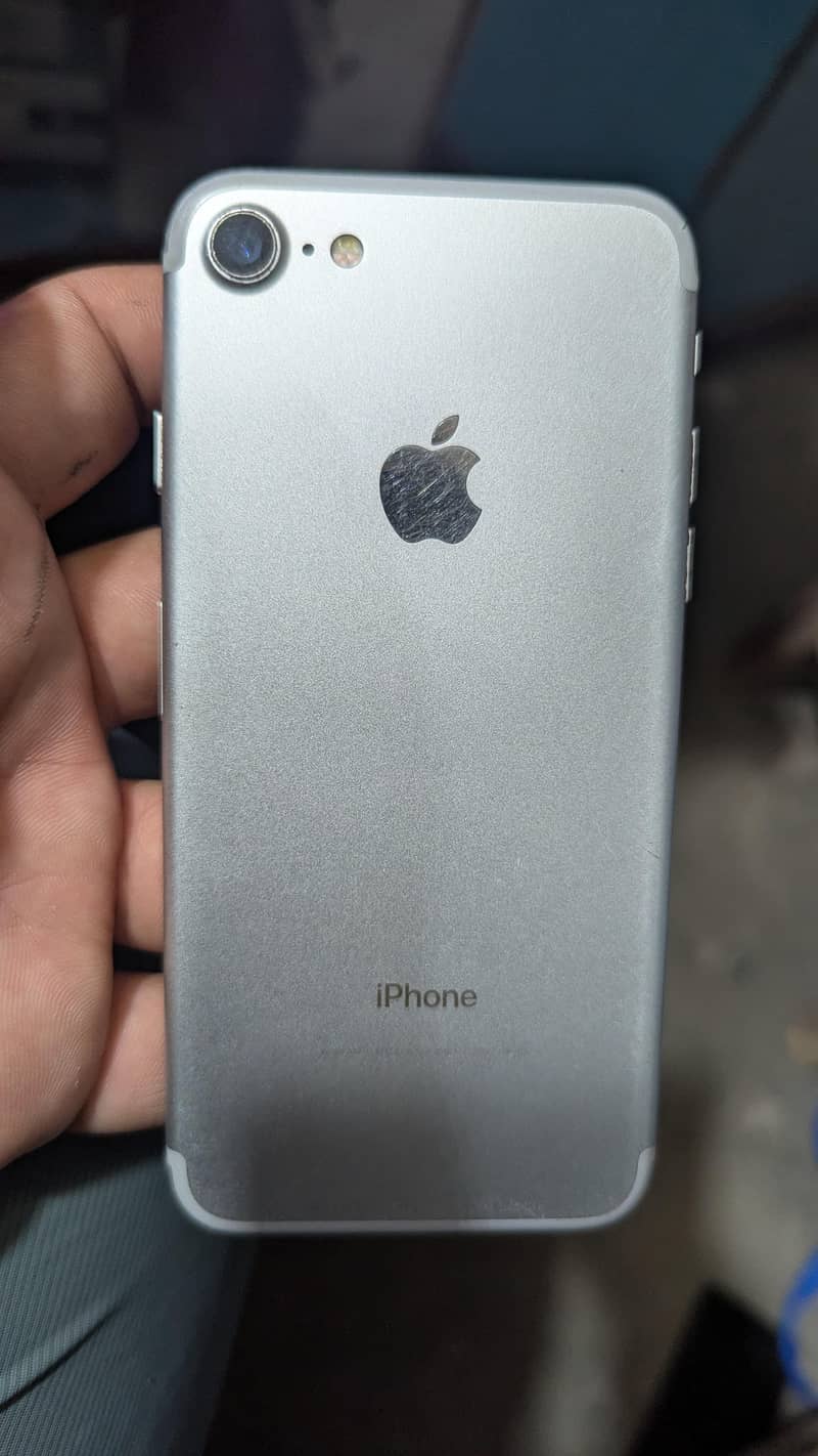 Apple iPhone 7 4