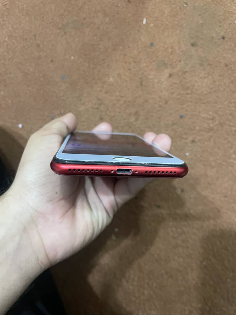 Apple iPhone 8 Plus 3