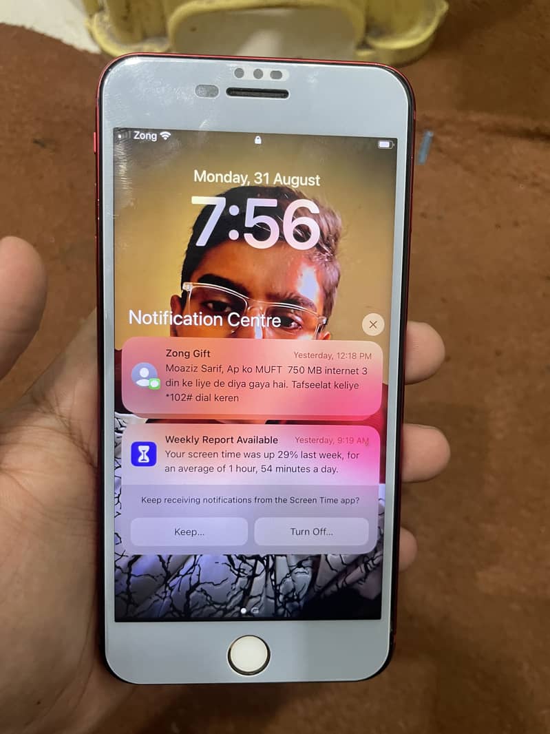 Apple iPhone 8 Plus 4
