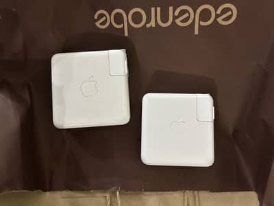 MacBook pro charger ( 87w 61w )