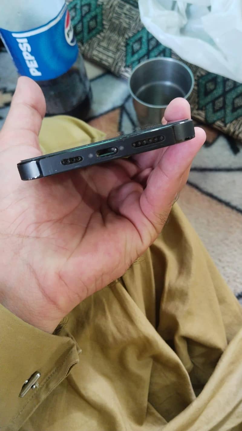 Apple iPhone 14 Pro Max 2