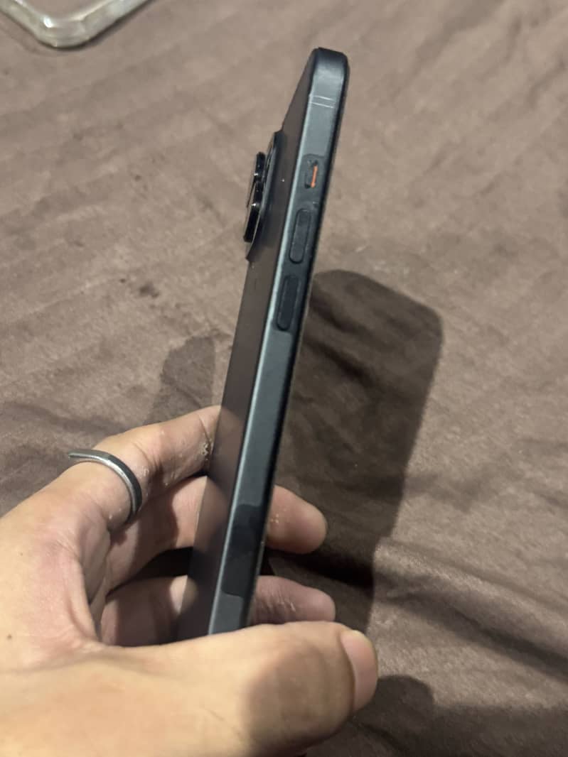 Apple iPhone 15 plus 1