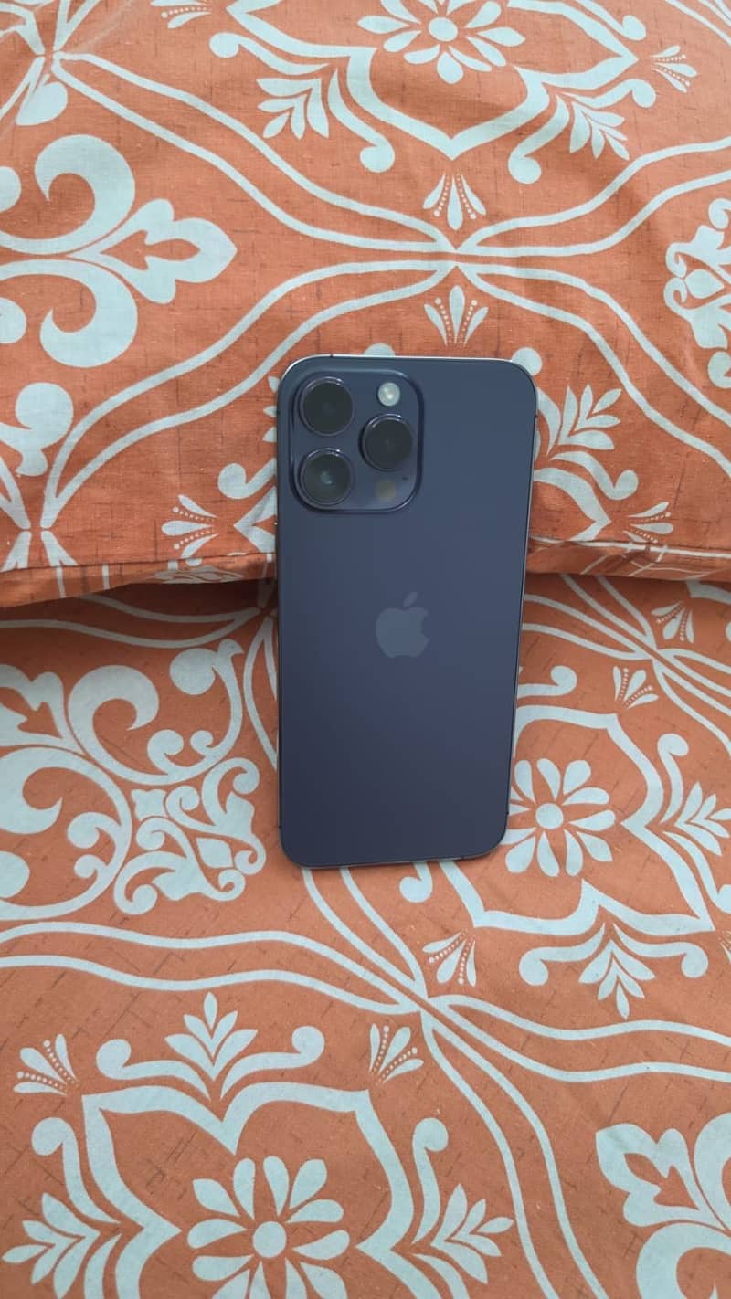 Apple iPhone 14 Pro Max 1