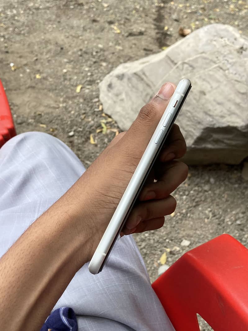 iPhone XR 2