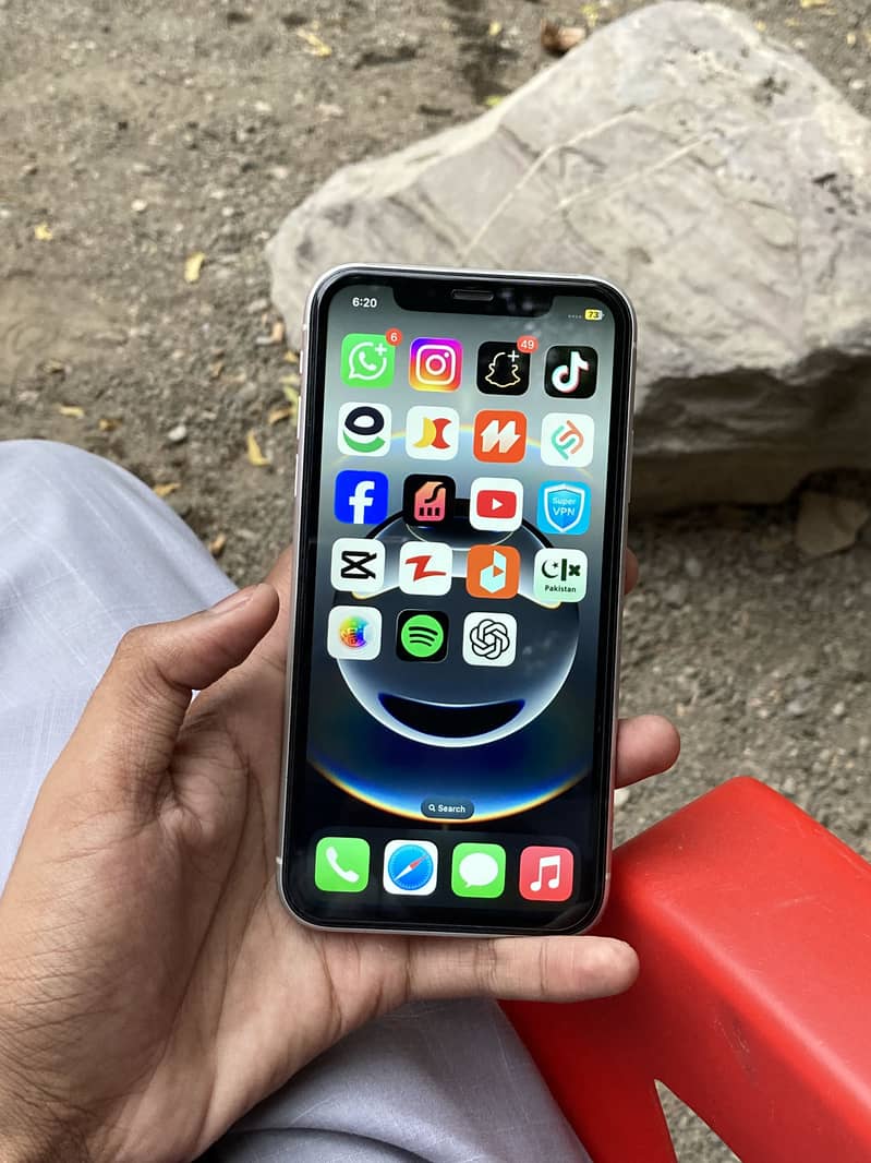 iPhone XR 4