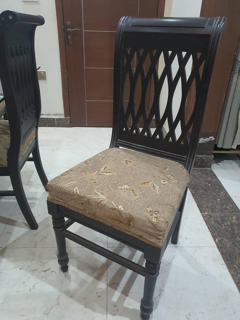 Dining Table 6 chairs 4