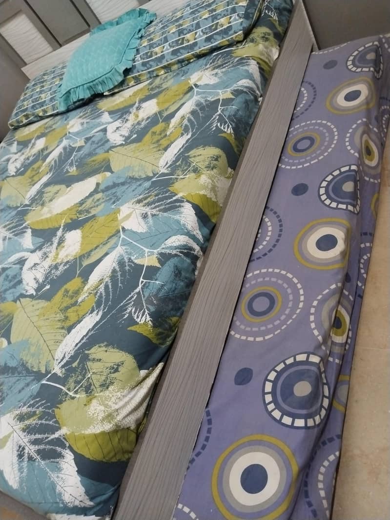 Bed with drawer 3