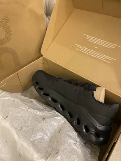 On Cloud Tilt Shoes