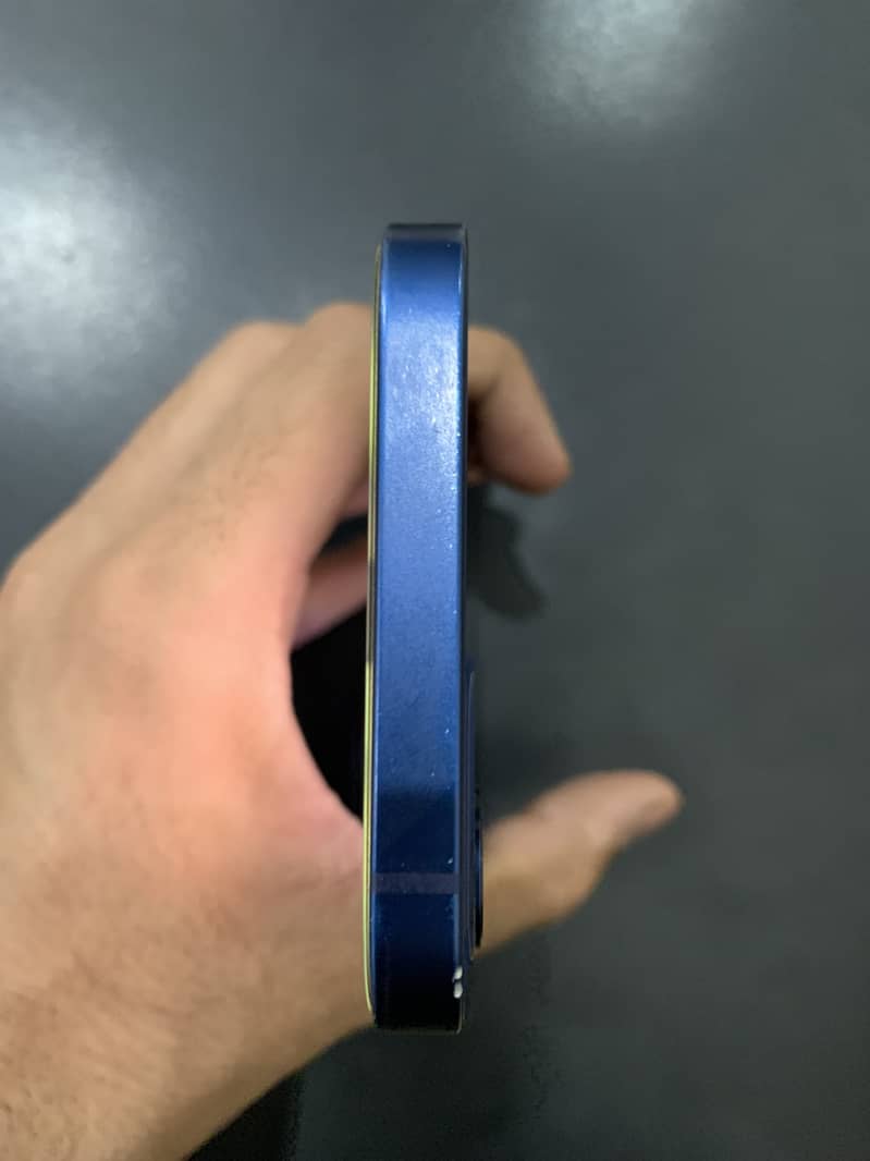 Apple iPhone 12 3
