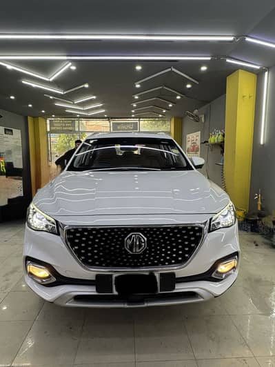 MG HS 2021