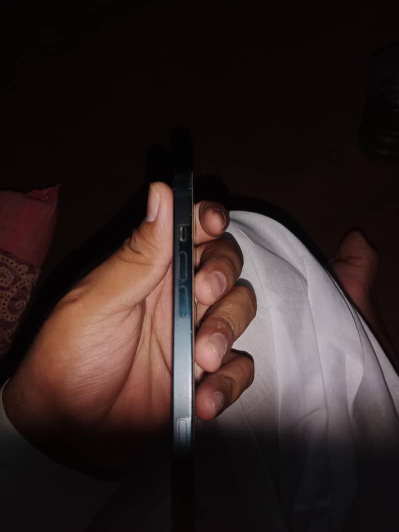 Apple iPhone 13 3