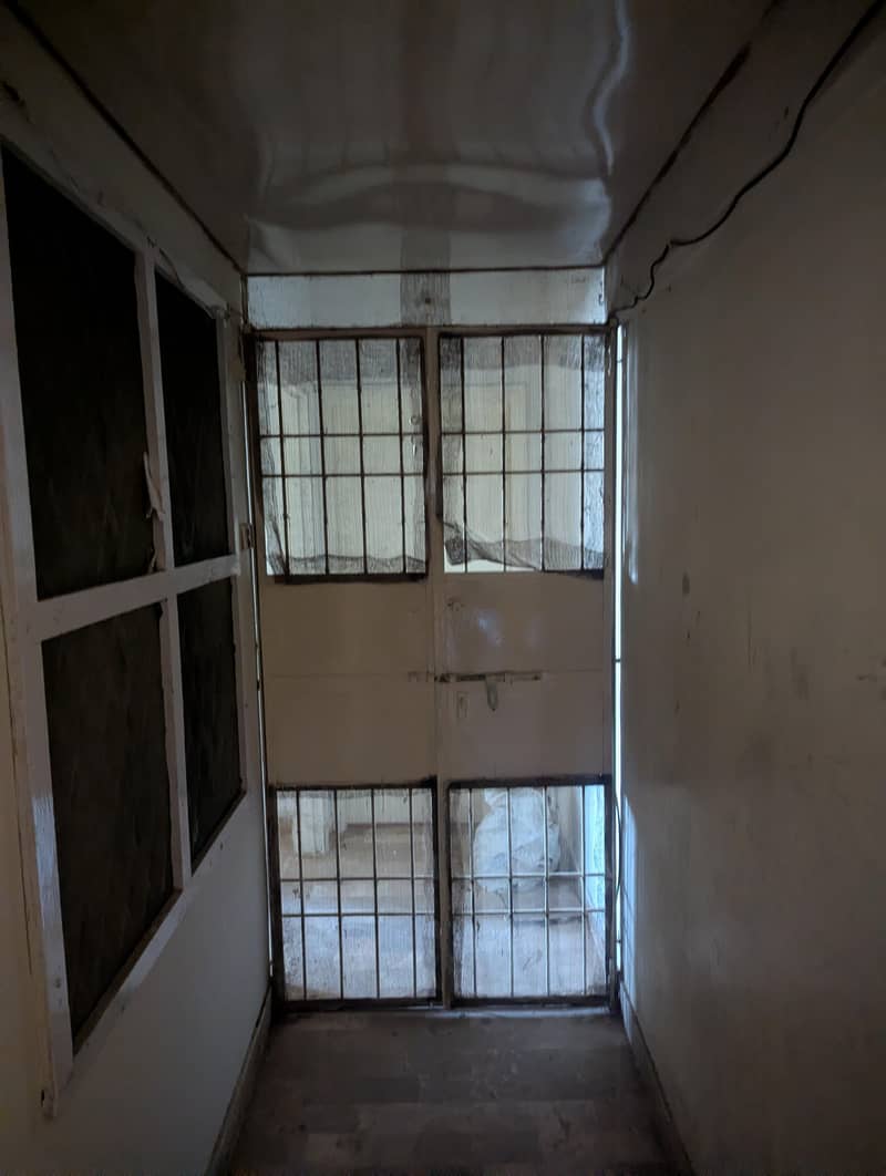 flat in unit 6 1