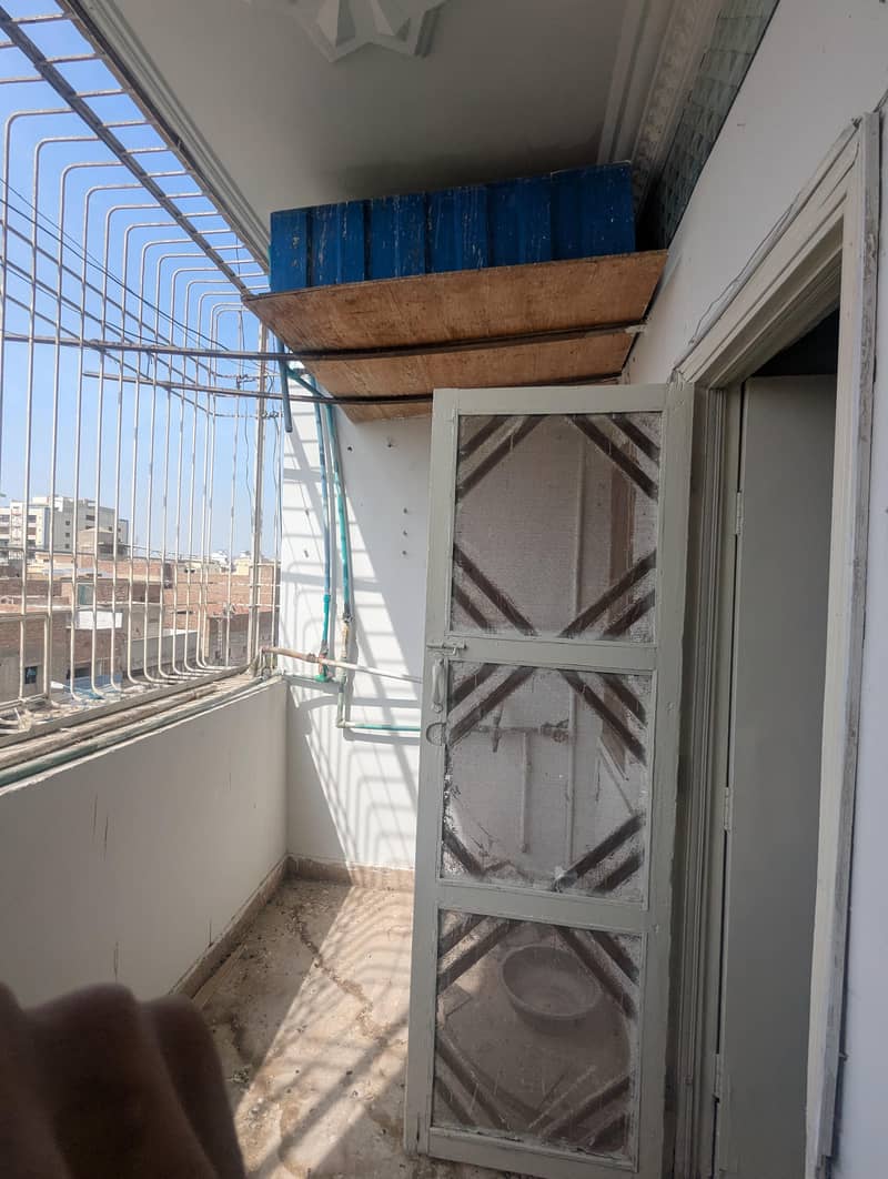 flat in unit 6 8