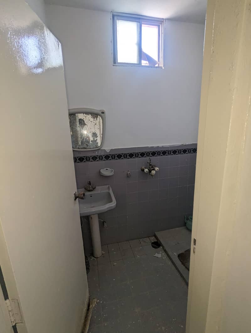 flat in unit 6 11