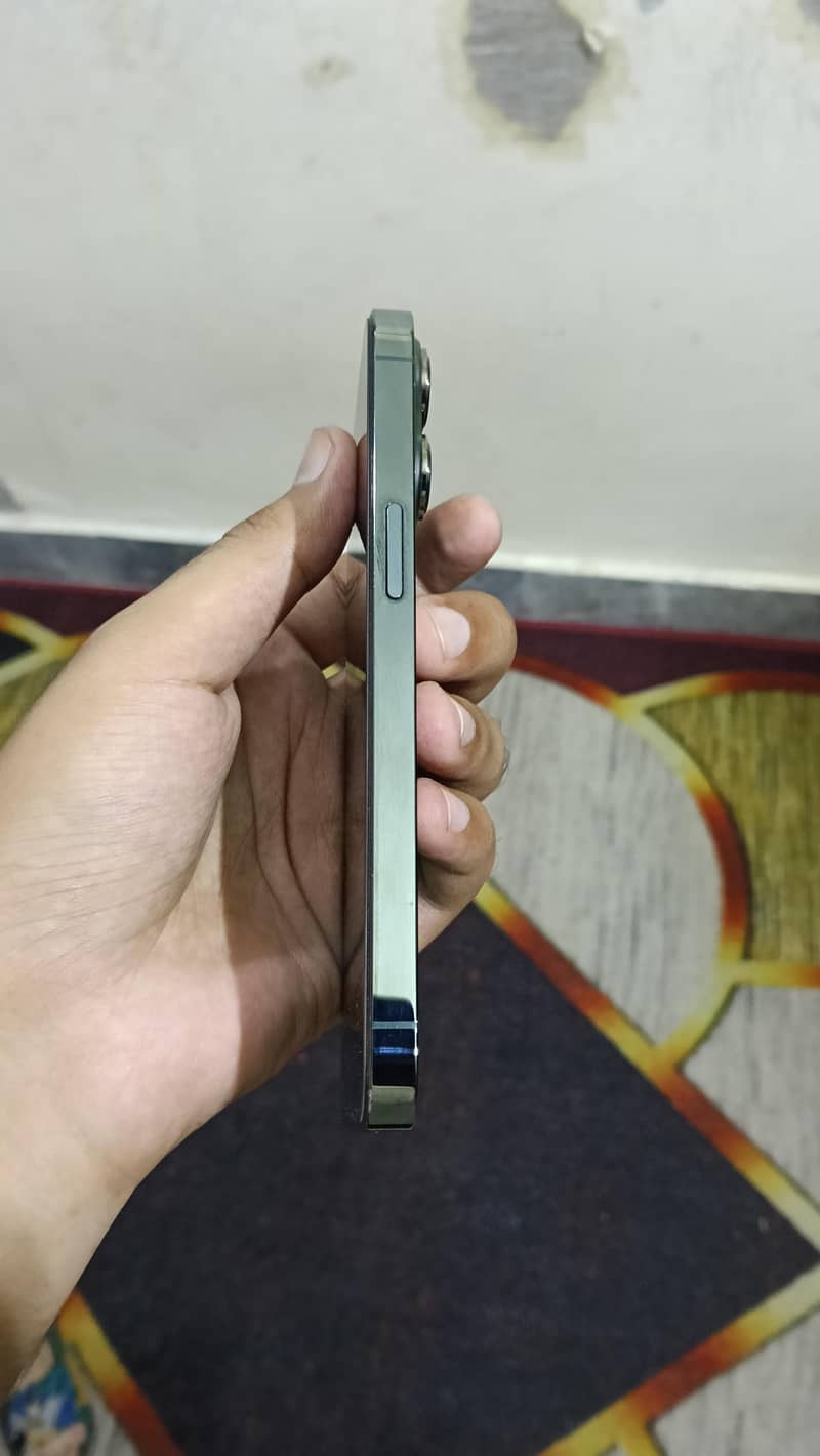 Apple iPhone 13 Pro 3