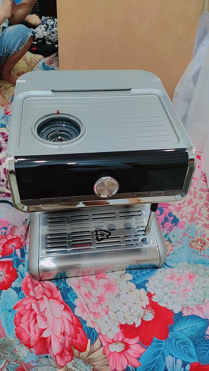 COFFEE MACHINE 1
