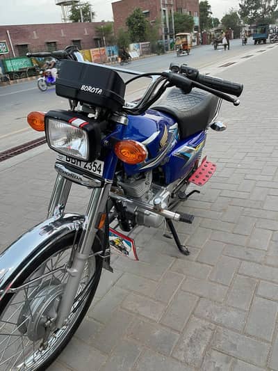 Honda 125 2025 model bike achi condition ma h contect nbr03336729894