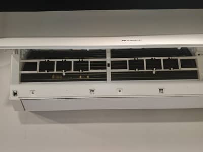Gree 1.5 Ton Inverter AC – Heat & Cool – Good Condition