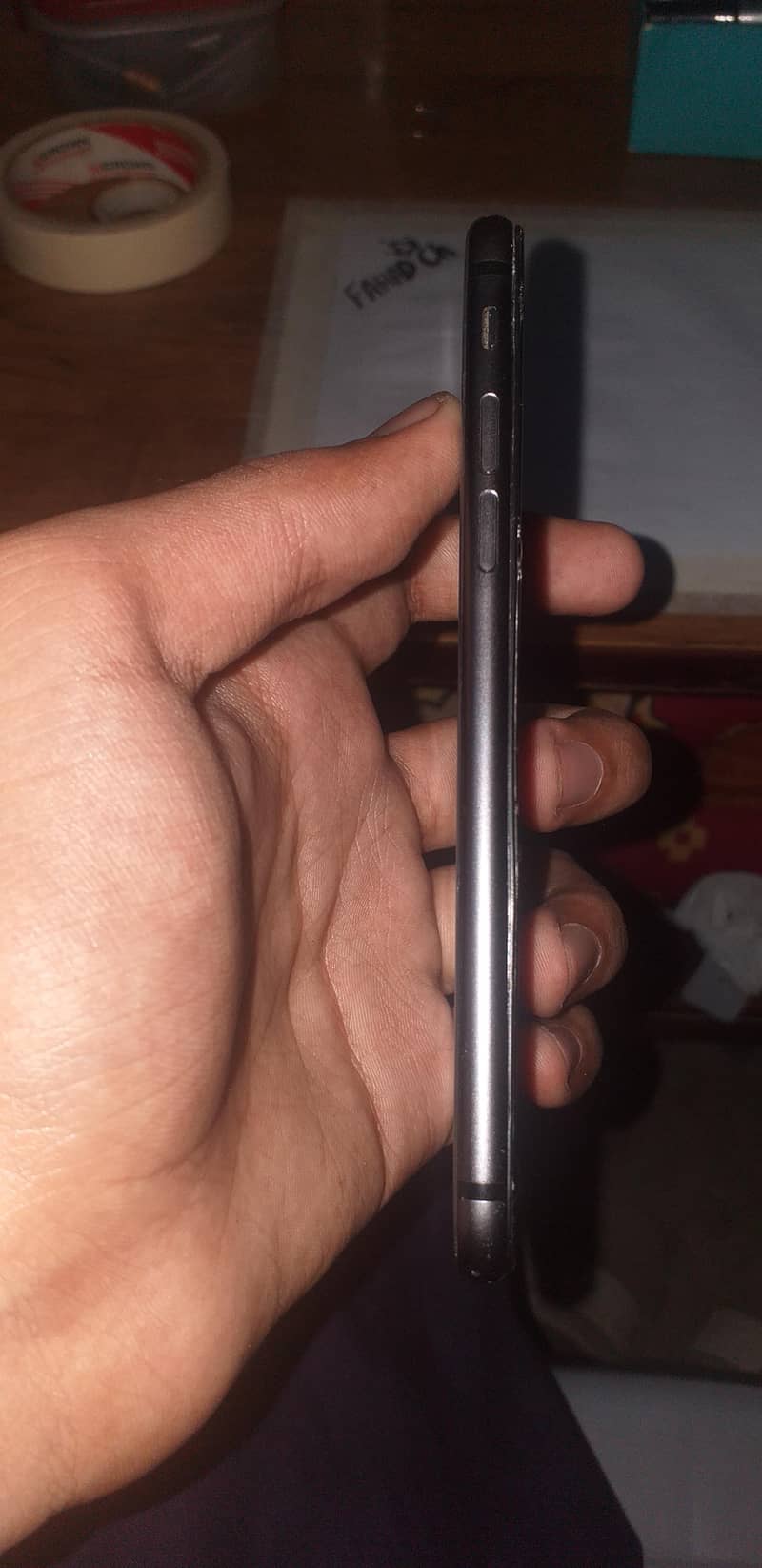 Apple iPhone 8 3