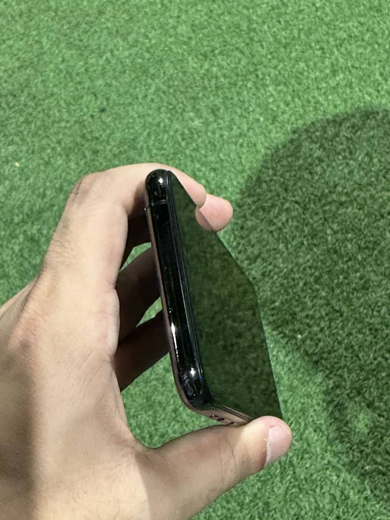 iPhone 11 Pro 7