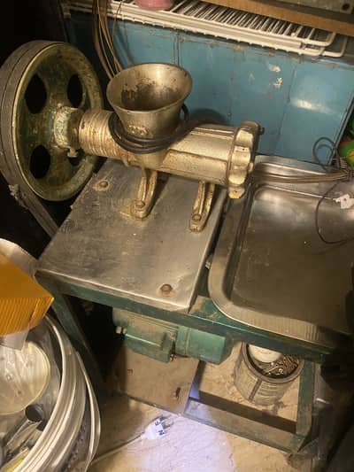 Keema machine / meat grinder