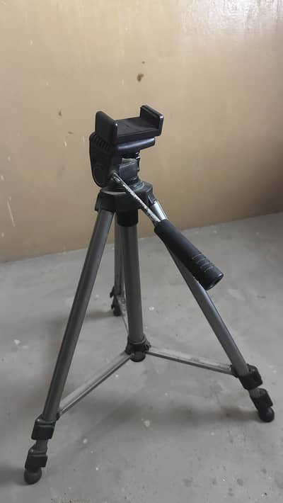High Quality 7 feet Tripod Stand in three different Mode