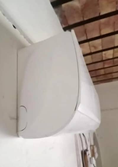 Ac and Dc inverter 1.5 ton for sale WhatsApp 0370=3660453
