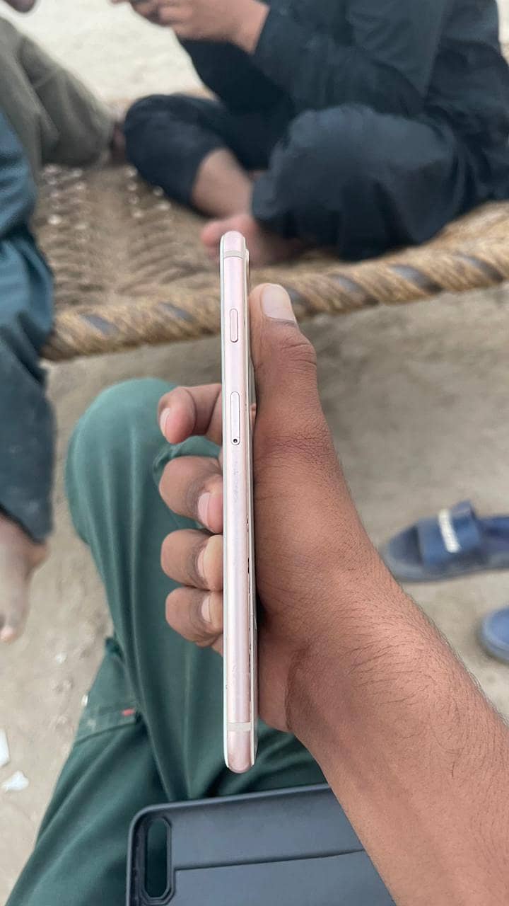 Apple iPhone 8 Plus 2