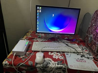 A brand new desktop branded viper company condition 10/10