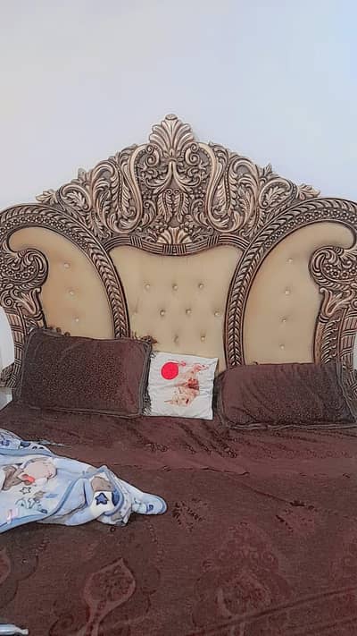 DOUBLE BED FOR SALE NEW CONDITION