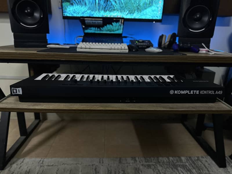 Native Instruments- Komplete Kontrol A49 - MIDI Controller 3